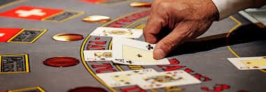 Roda American Roulette dengan 38 nomor di meja kasino situs123